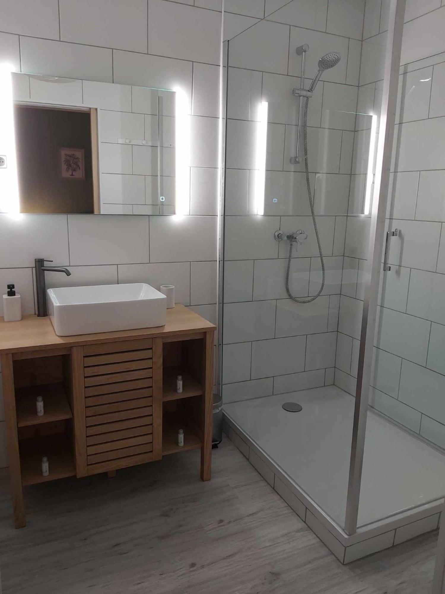 Garibaldi De Calais Fonctionnelle Nouvelle Renovation Jardin Prive Apartment ภายนอก รูปภาพ